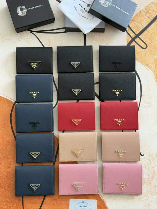 Picture of Prada Handbags _SKUfw227907649fw